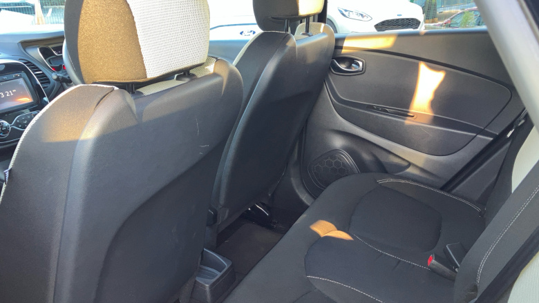 Renault Captur 0.9 TCE 90 Iconic 5dr Petrol Hatchback